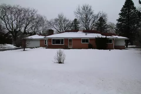 3203 W Mequon, Mequon, WI 53092