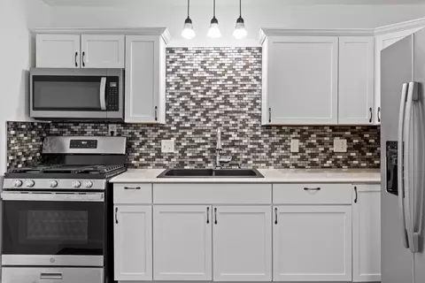 6278 W W Prt, Milwaukee, WI 53223