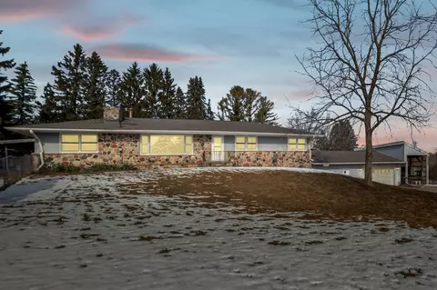 1874 Cold Spgs, Saukville, WI 53080