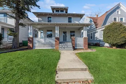 1526 Flett, Racine, WI 53405