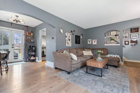 3828 S Whitnall, Milwaukee, WI 53207