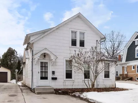 411 Park, Manitowoc, WI 54220