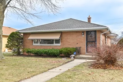 3708 N 101st, Wauwatosa, WI 53222
