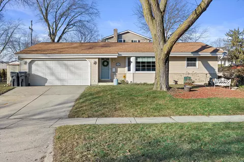 1410 Greenway, Waukesha, WI 53186