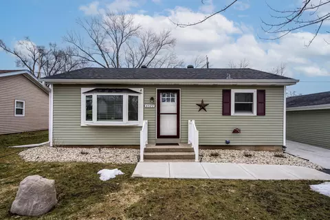 6523 246th, Paddock Lake, WI 53168