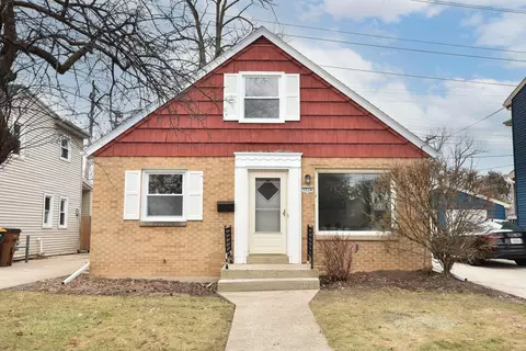 5534 N Dexter, Glendale, WI 53209