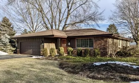 w395n5858 Laketon, Oconomowoc, WI 53066