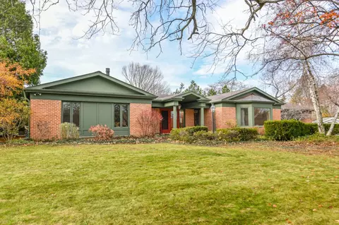 7905 N Links, Fox Point, WI 53217