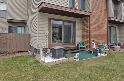 5151 S 13th #F, Milwaukee, WI 53221
