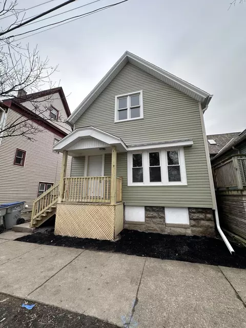 525 E Clark #527, Milwaukee, WI 53212