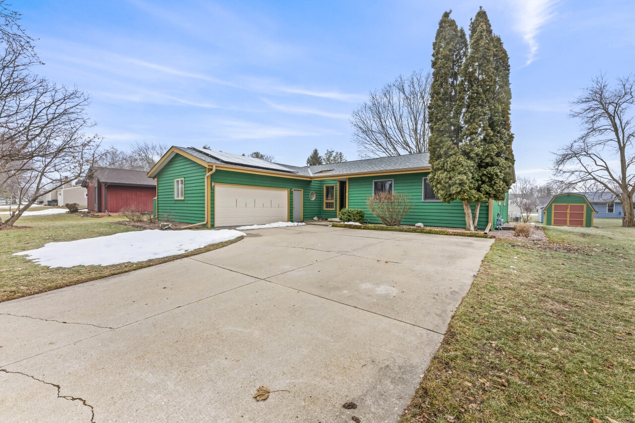 237 E Riverwood  