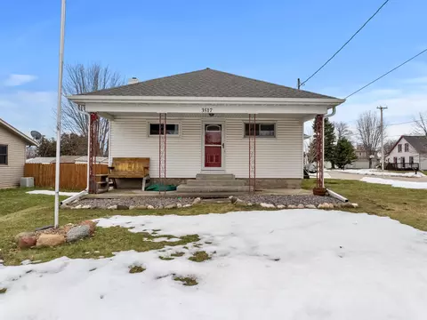 3517 Columbus, Manitowoc, WI 54220