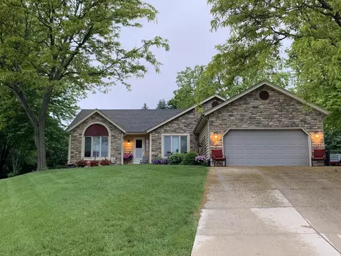 28868 Stone Rdg, Waterford, WI 53185