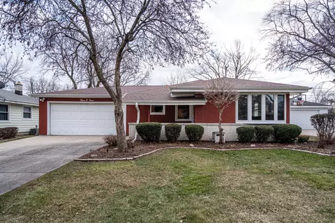 309 Edgewood, South Milwaukee, WI 53172