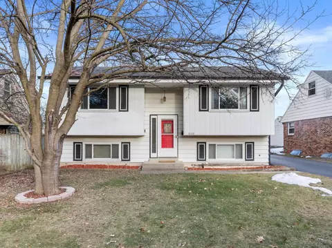 1110 S 124th, West Allis, WI 53214