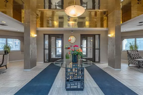 1633 N Prospect #16A, Milwaukee, WI 53202
