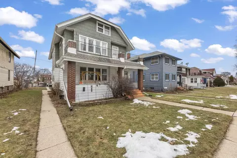 1349 S 75th, West Allis, WI 53214