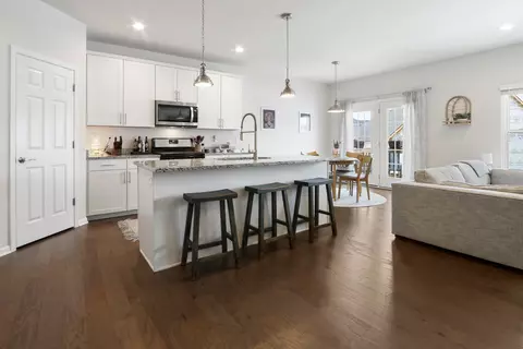 1620 Monte Vis, Lake Geneva, WI 53147