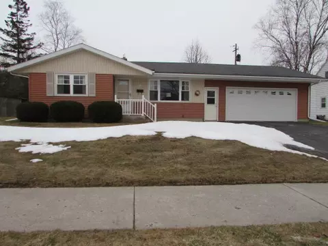 215 E Reed, Manitowoc, WI 54220