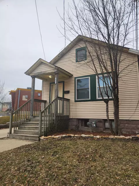 2039 S Hilbert, Milwaukee, WI 53207