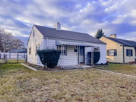 5237 N 27th, Milwaukee, WI 53209