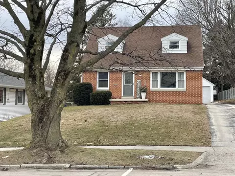 1618 S 9th, Manitowoc, WI 54220