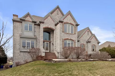 n53w21788 Taylors Woods, Menomonee Falls, WI 53051
