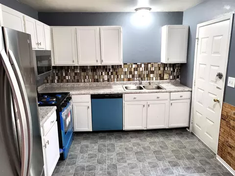 6007 W Calumet, Milwaukee, WI 53223