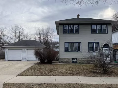 1407 E Manitoba, Milwaukee, WI 53207
