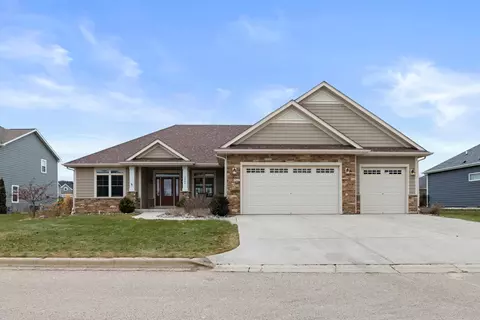 7844 Fredricksburg, Bristol, WI 53104