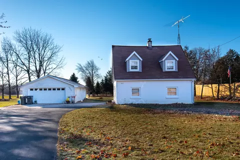 6237 South Mt, Mount Pleasant, WI 53406