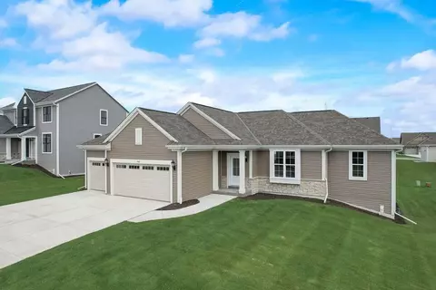 634 Lambert, Slinger, WI 53086