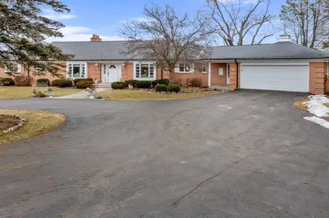 625 Oak Tree, Sheboygan, WI 53083