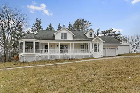 768 W Spring Pr, Spring Prairie, WI 53105