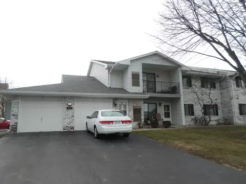 3122 14th #F, Kenosha, WI 53144