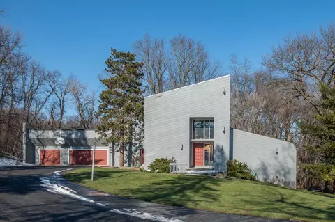 1 Earling, Oconomowoc Lake, WI 53066