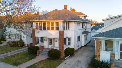819 W Lawn, Racine, WI 53405