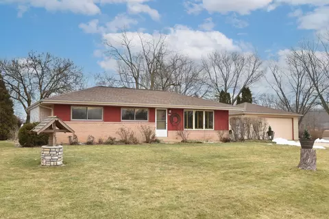 3722 W Mary Ann, Franklin, WI 53132