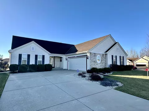 w1449 Valley View Court, Ixonia, WI 53036