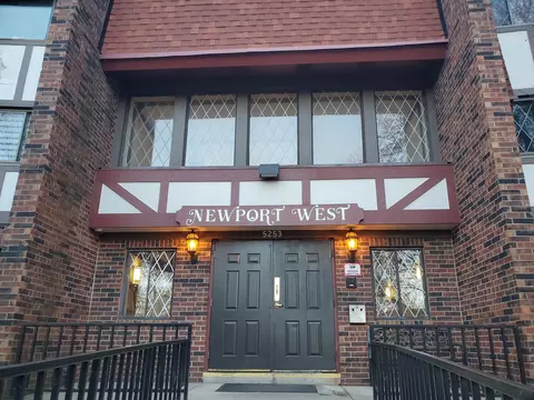 5253 N Lovers Ln #221, Milwaukee, WI 53225