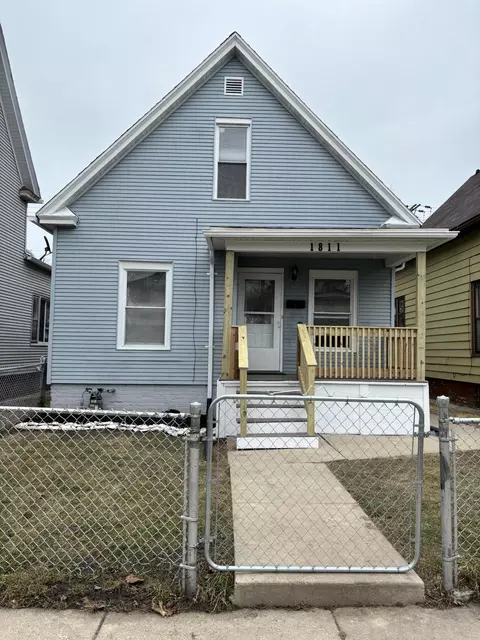 1811 Mead, Racine, WI 53403