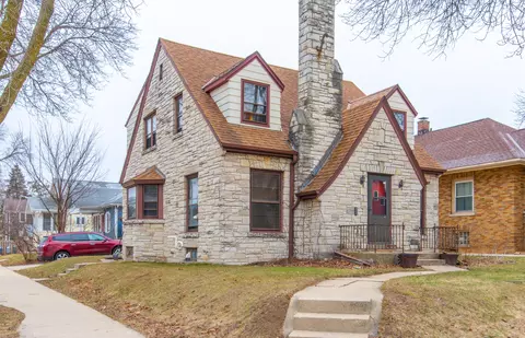 8701 W W Orch, West Allis, WI 53214