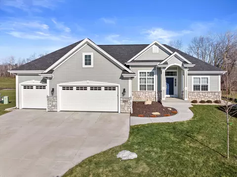 6965 E Hearthstone #E, Lannon, WI 53046