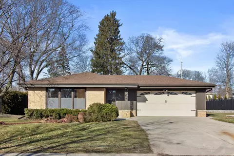 5233 Roberts, Greendale, WI 53129