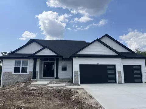 769 Brockway, Mukwonago, WI 53149