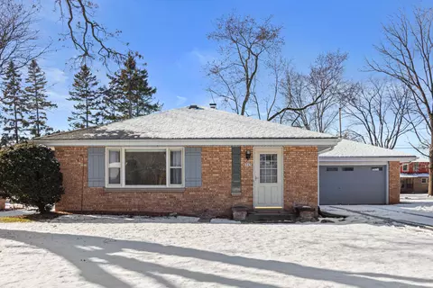 8945 N Seneca, Bayside, WI 53217