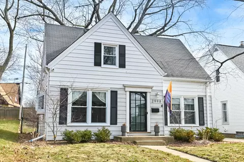 2998 N 70th, Milwaukee, WI 53210