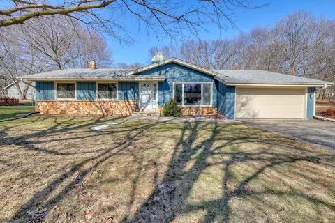 810 E Imperial, Hartland, WI 53029