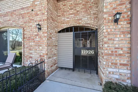 11926 W W Ml #22, Milwaukee, WI 53225