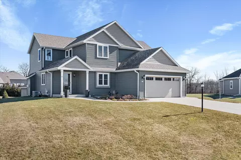 142 Arnold, Dousman, WI 53118